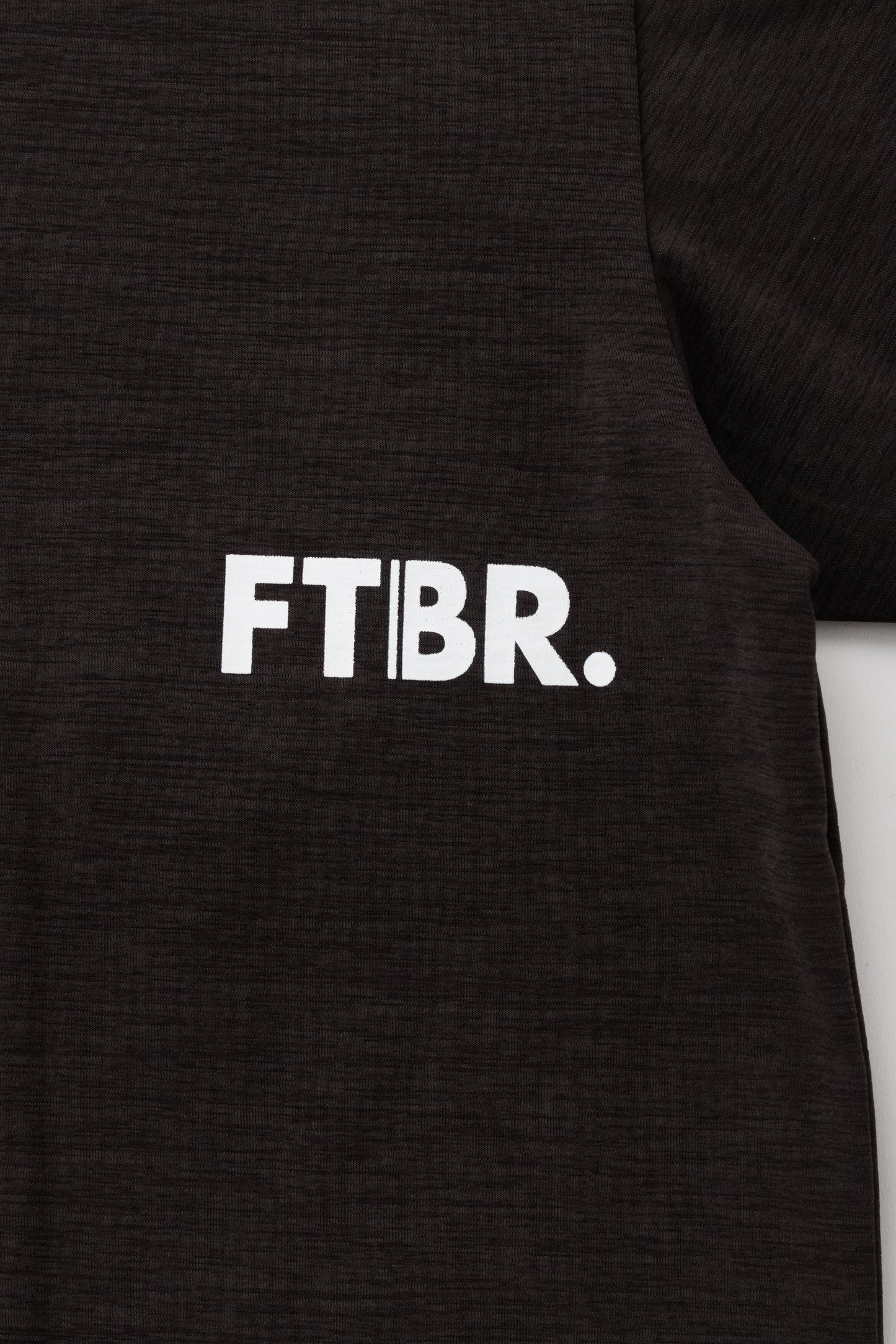 FTBR. BRAND DRY STRETCH TEE / CHARCOAL