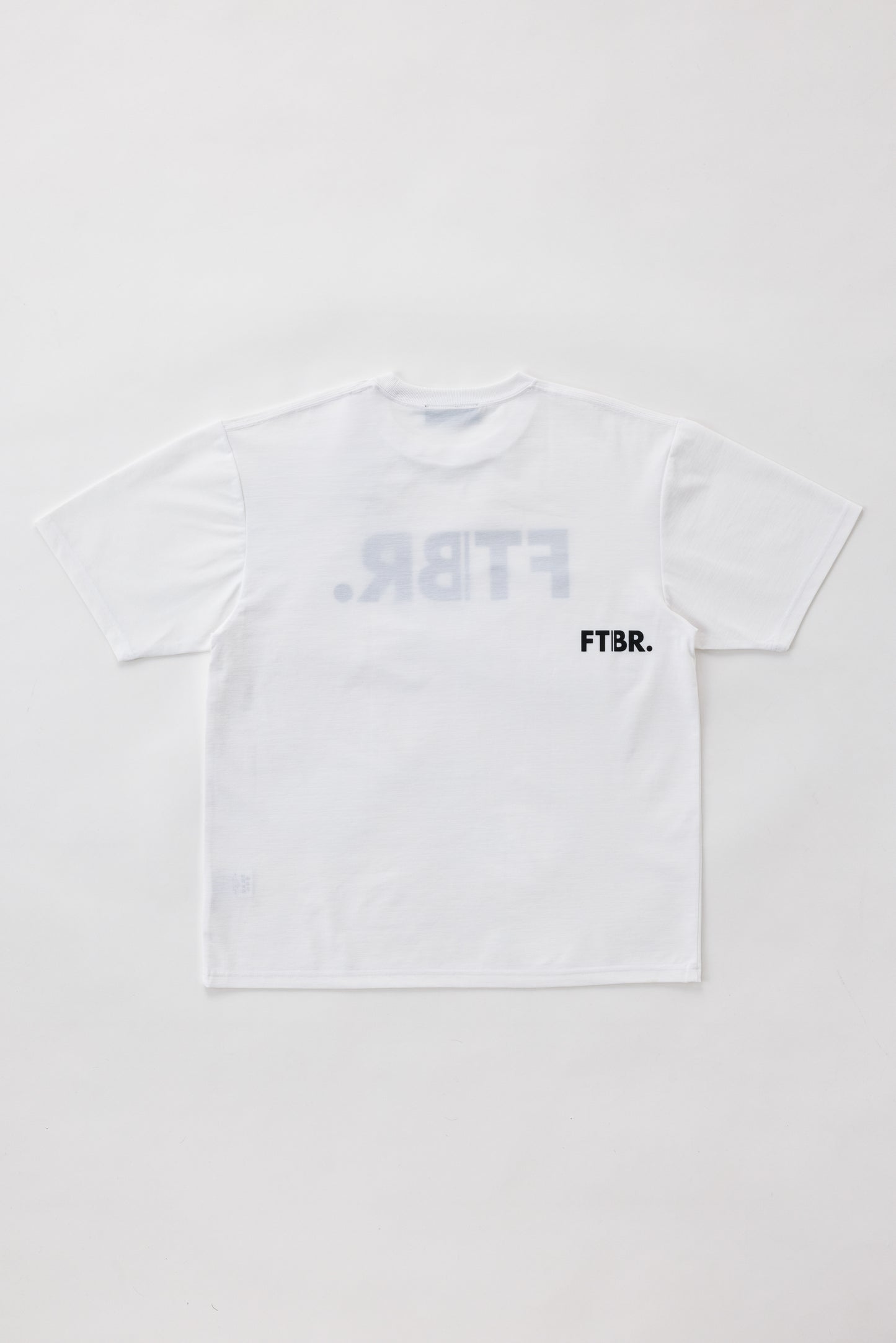 FTBR. BRAND DRY STRETCH TEE / WHITE