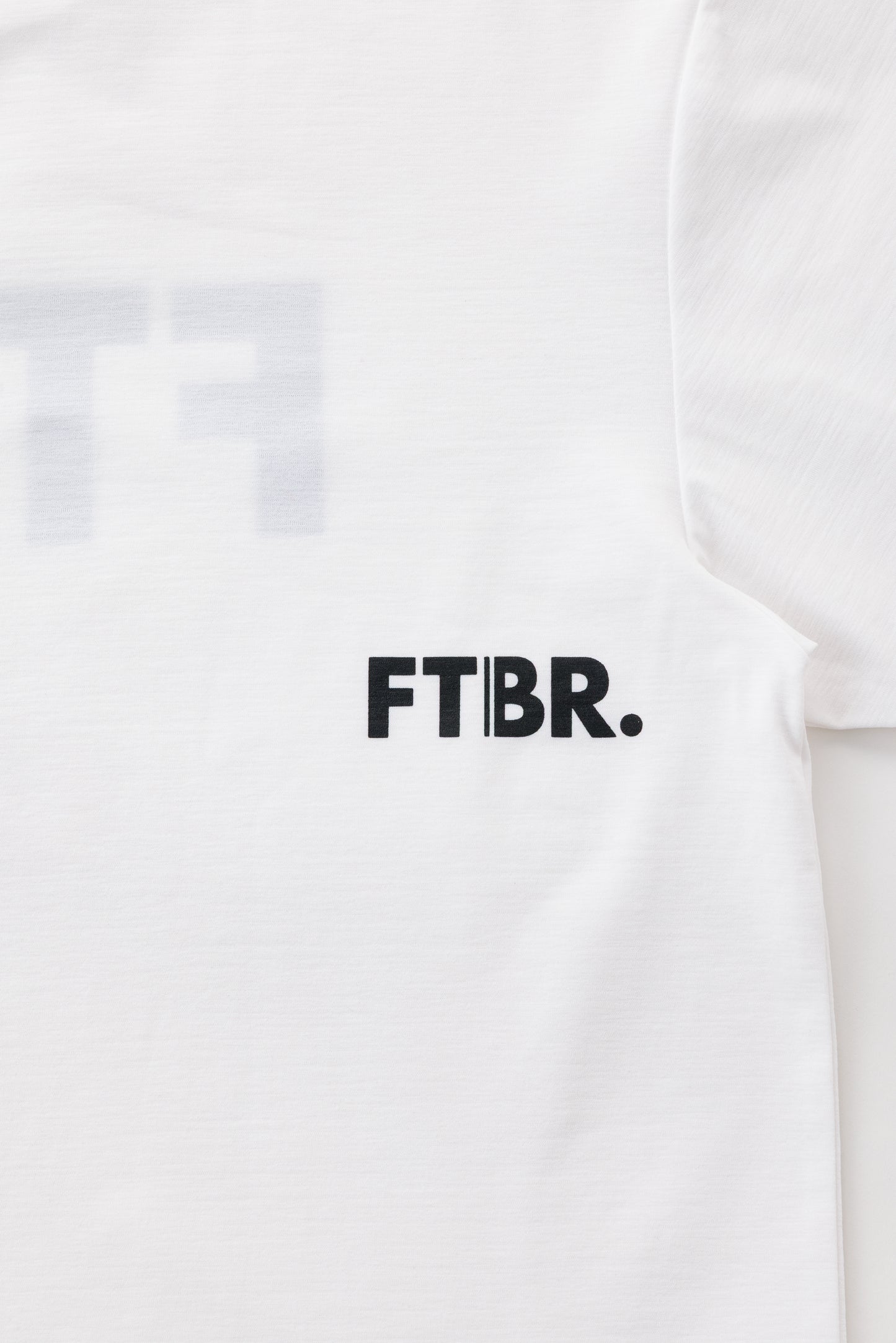 FTBR. BRAND DRY STRETCH TEE / WHITE