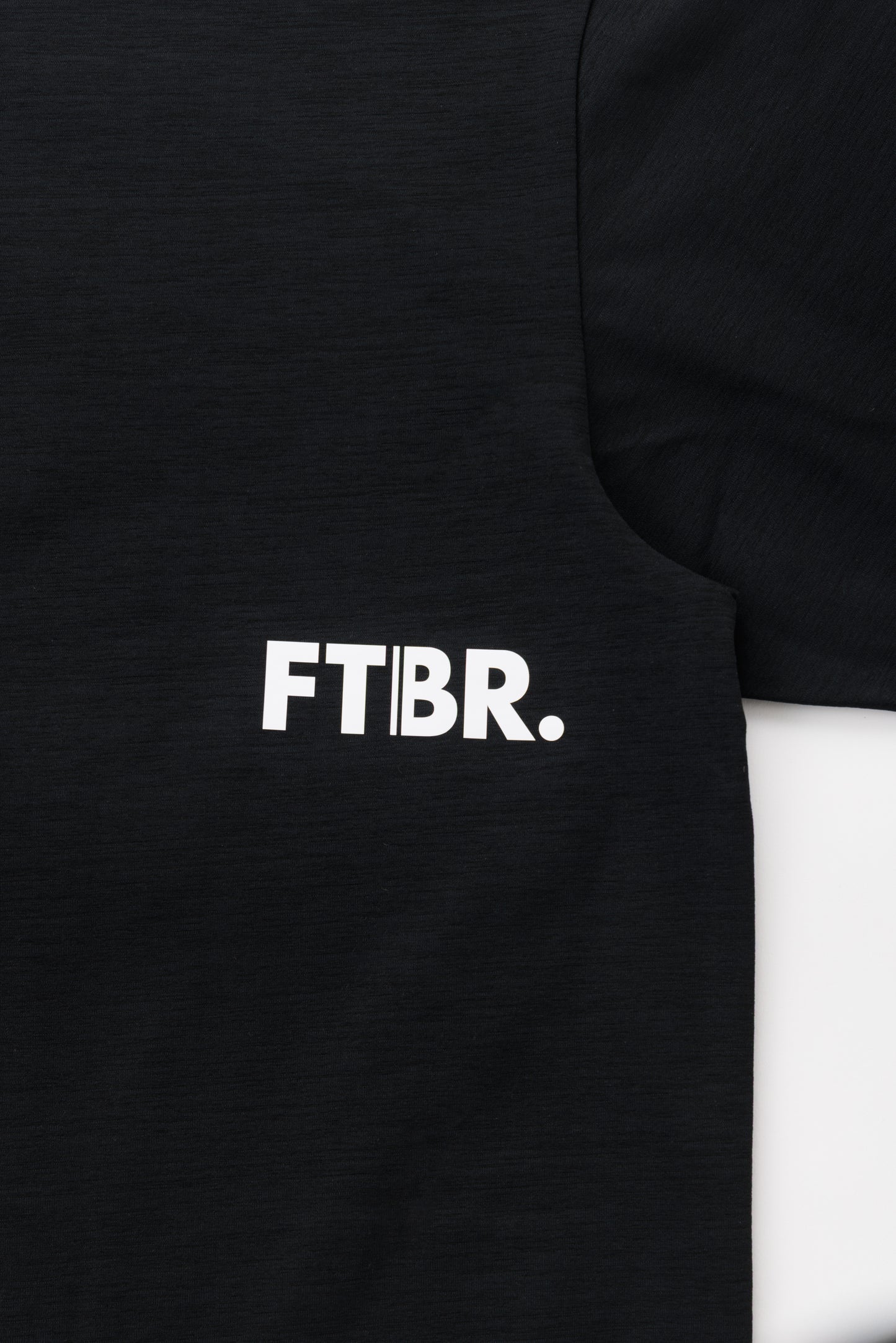 FTBR. SMALL LOGO DRY STRETCH TEE / BLACK-WHITE