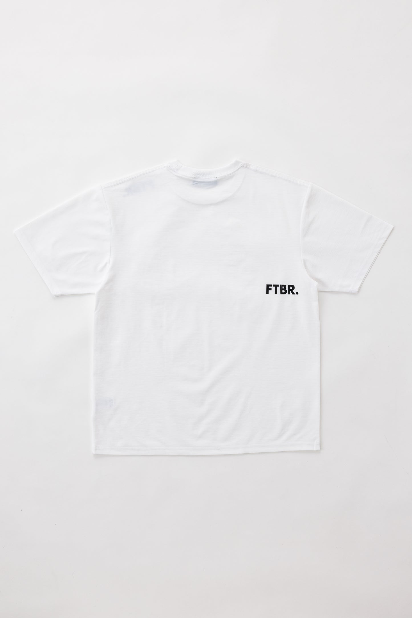 FTBR. SMALL LOGO DRY STRETCH TEE / WHITE