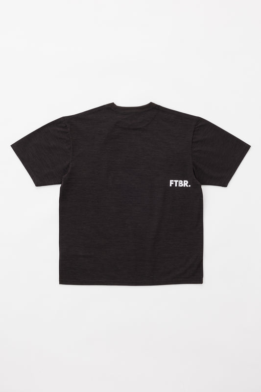 FTBR. SMALL LOGO DRY STRETCH TEE / CHARCOAL