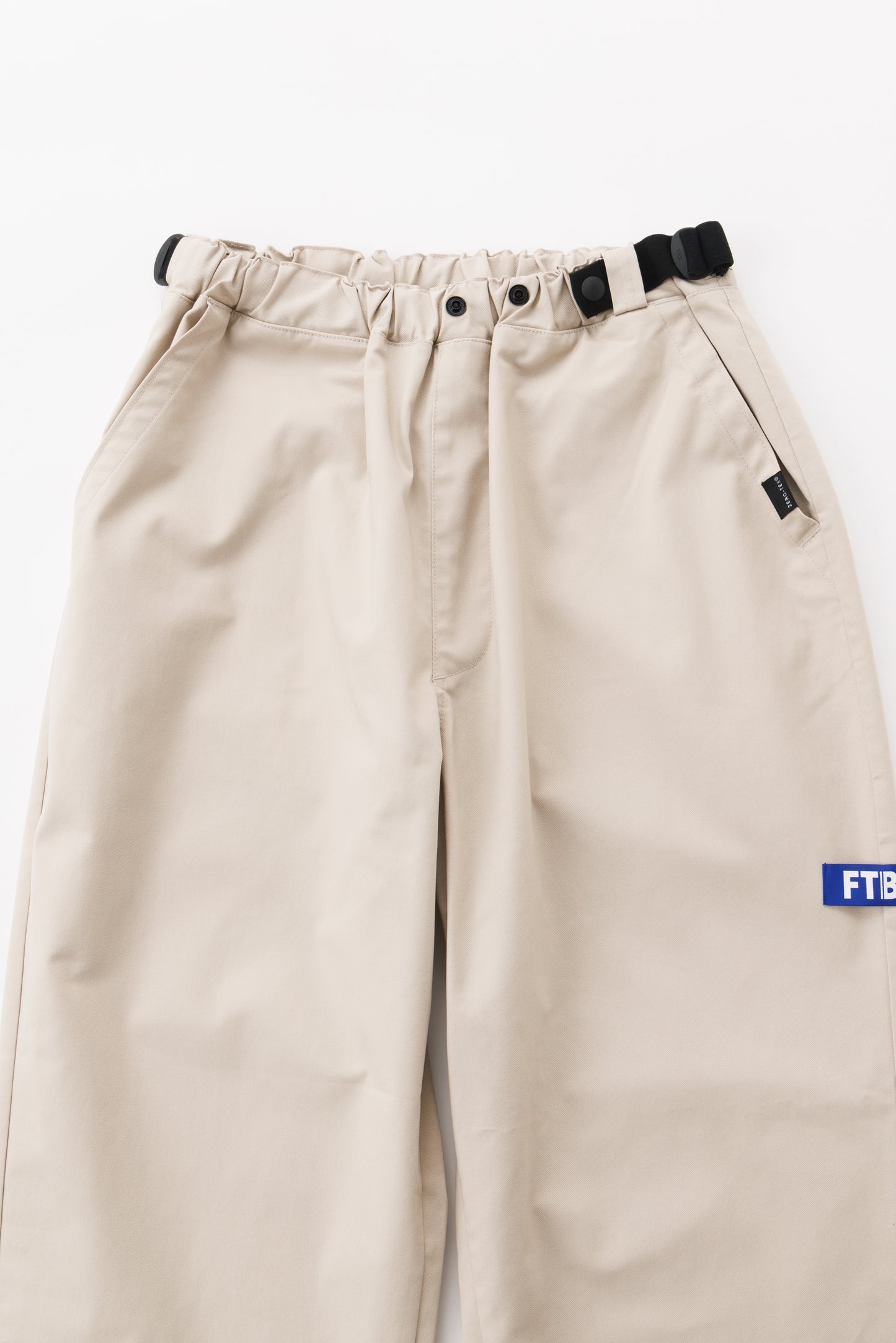 ZERO-TEX FREE WEST WIDE PANTS / WHITE